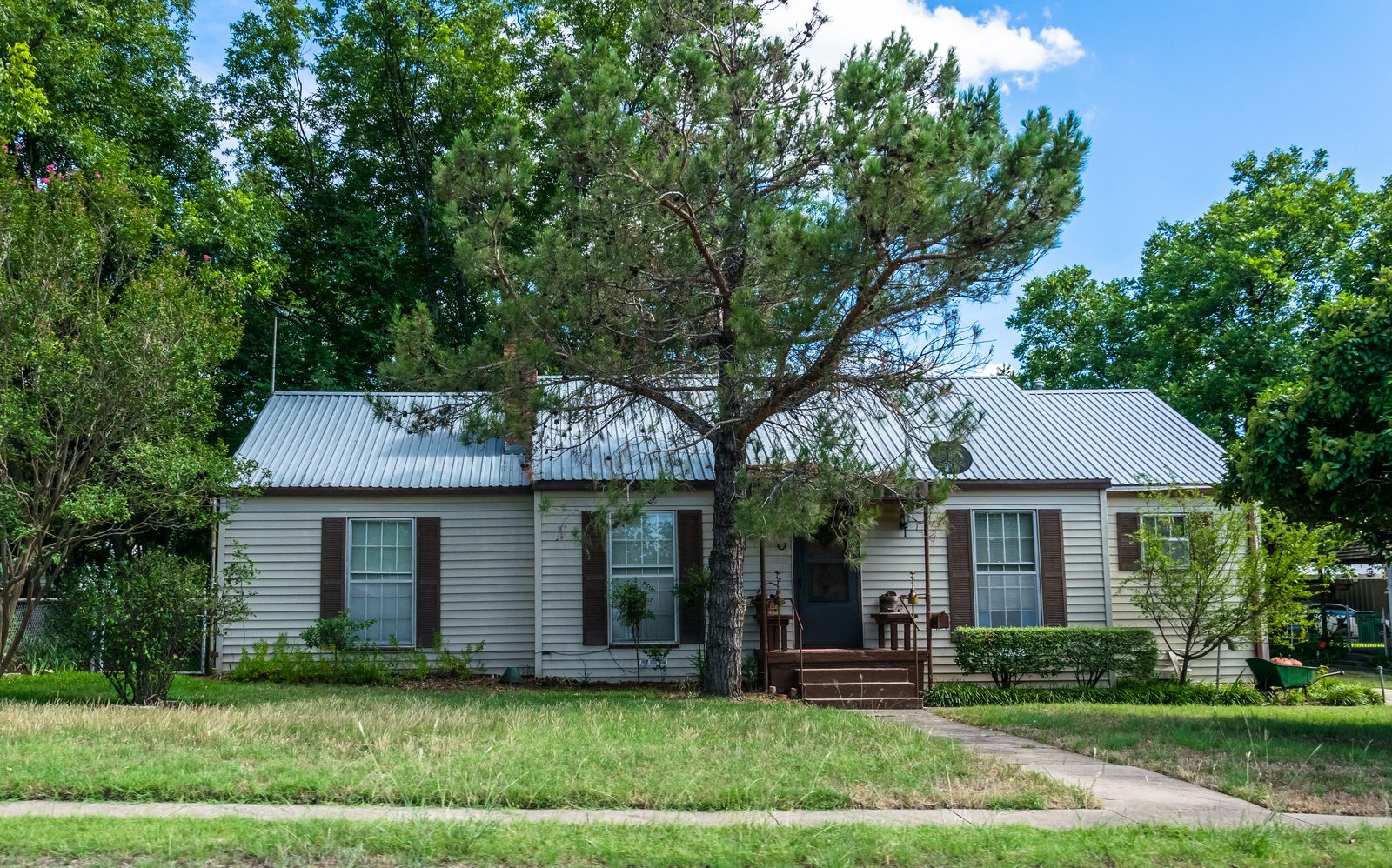 California home being sold, with Section 121 exclusion and FTB Form 593 withholding at closing